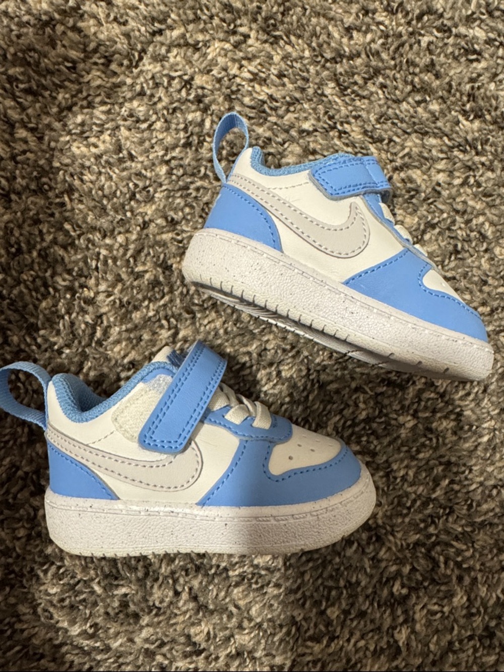 Nike Toddler Sneakers in Light Blue and White